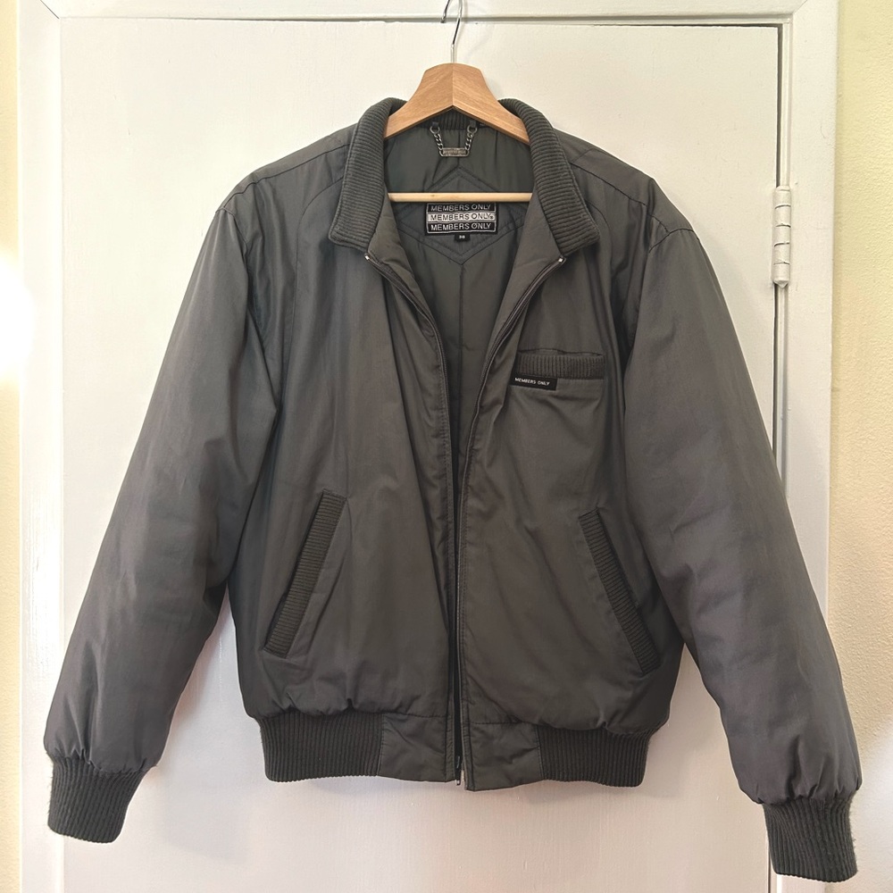 Members Only - Bomber Jacket - Men's Medium - Gray